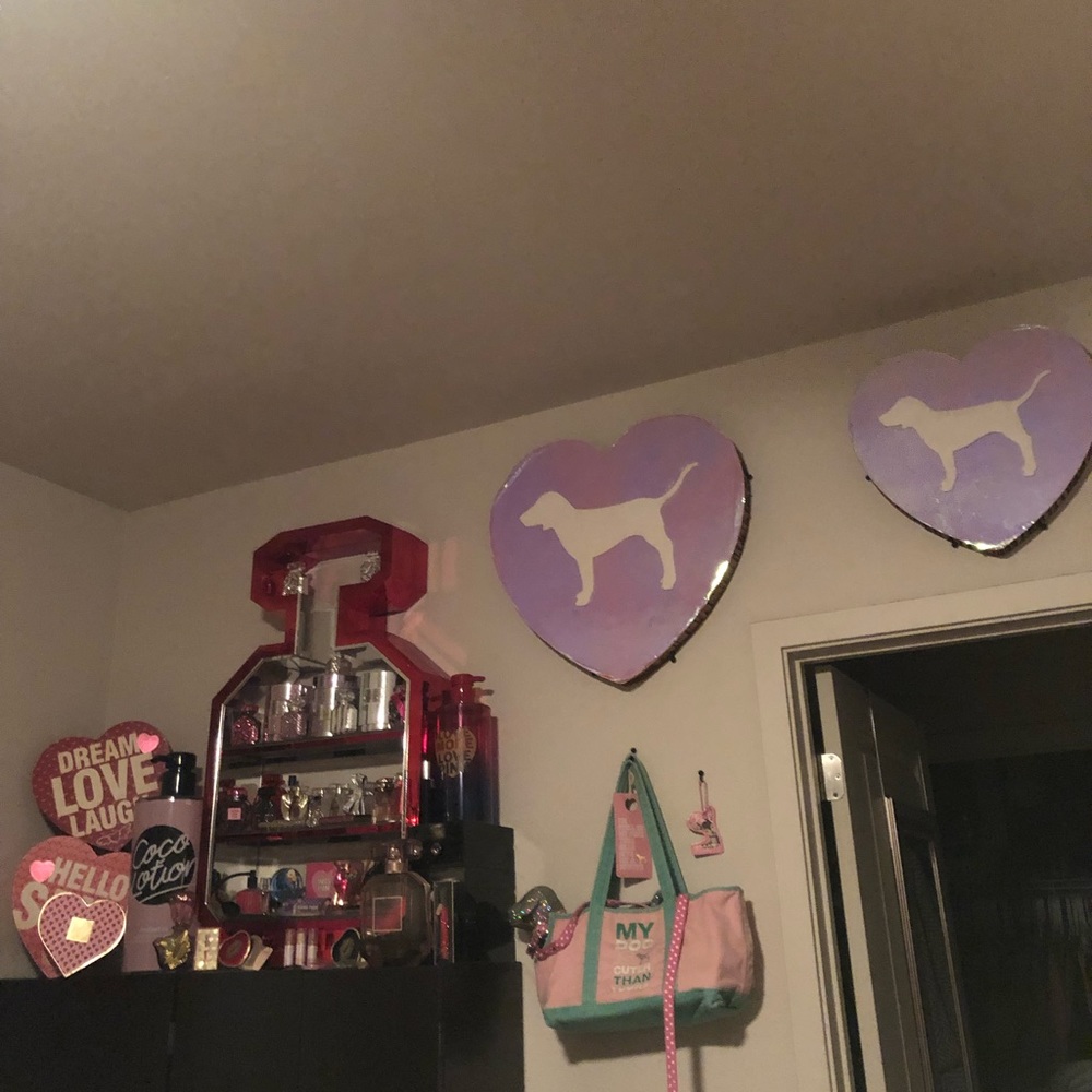 Pink Vs - Picture 2 of 7